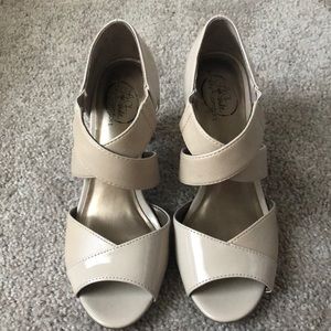Life Stride Simply Comfort Nude Heels